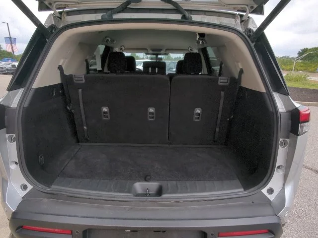 Used 2025 Silver Nissan SV image 34