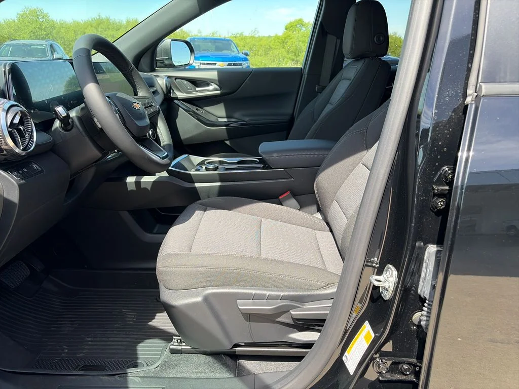 2026 Chevrolet Equinox LT - Photo 24