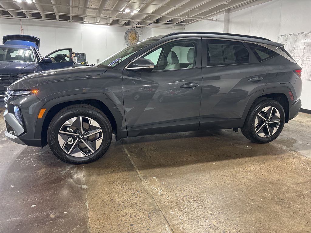 Certified Used 2025 Gray Hyundai SEL Convenience image 8