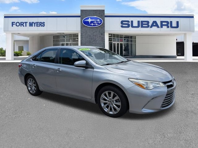 Used 2015 Silver Toyota XLE image 1