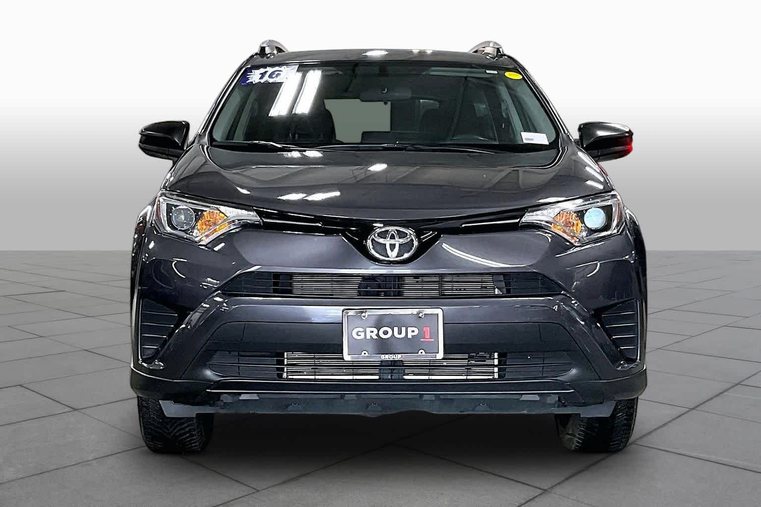 Used 2016 Magnetic Gray Metallic Toyota LE image 4
