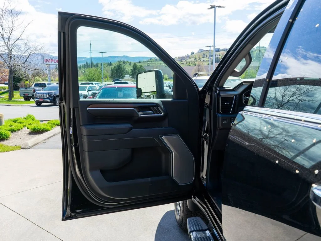 2026 GMC Sierra 3500HD Denali - Photo 18