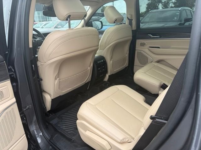 Used 2022 Gray Jeep Limited image 20