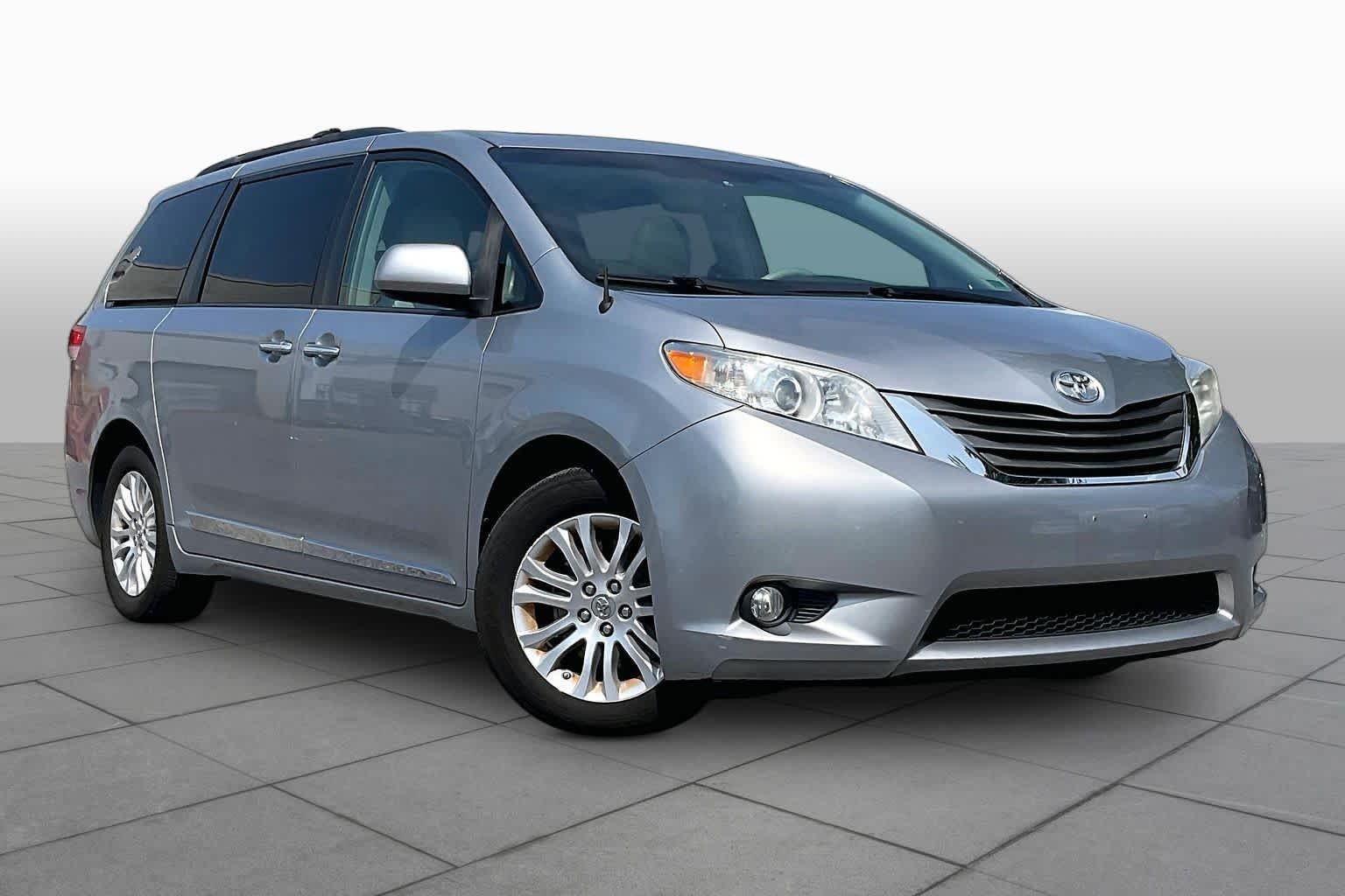 Used 2014 Silver Sky Metallic Toyota XLE image 2