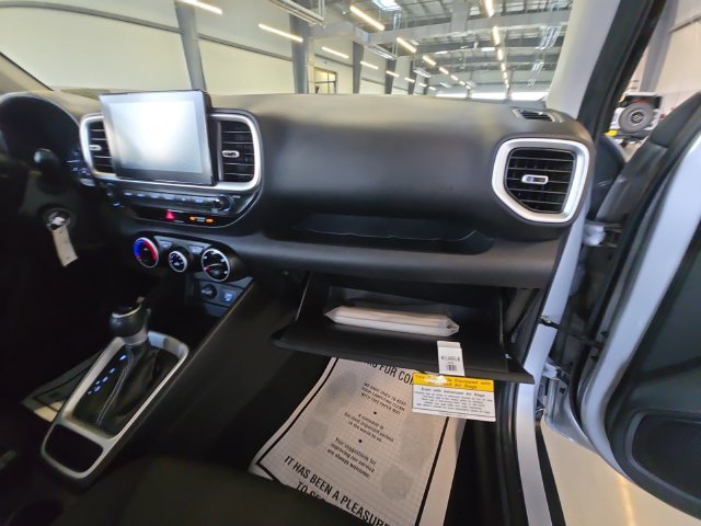 Used 2020 Silver Hyundai SE image 30