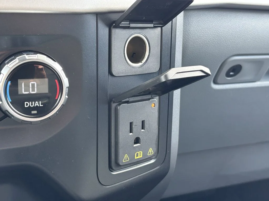 Used 2021 White Ford XLT image 27