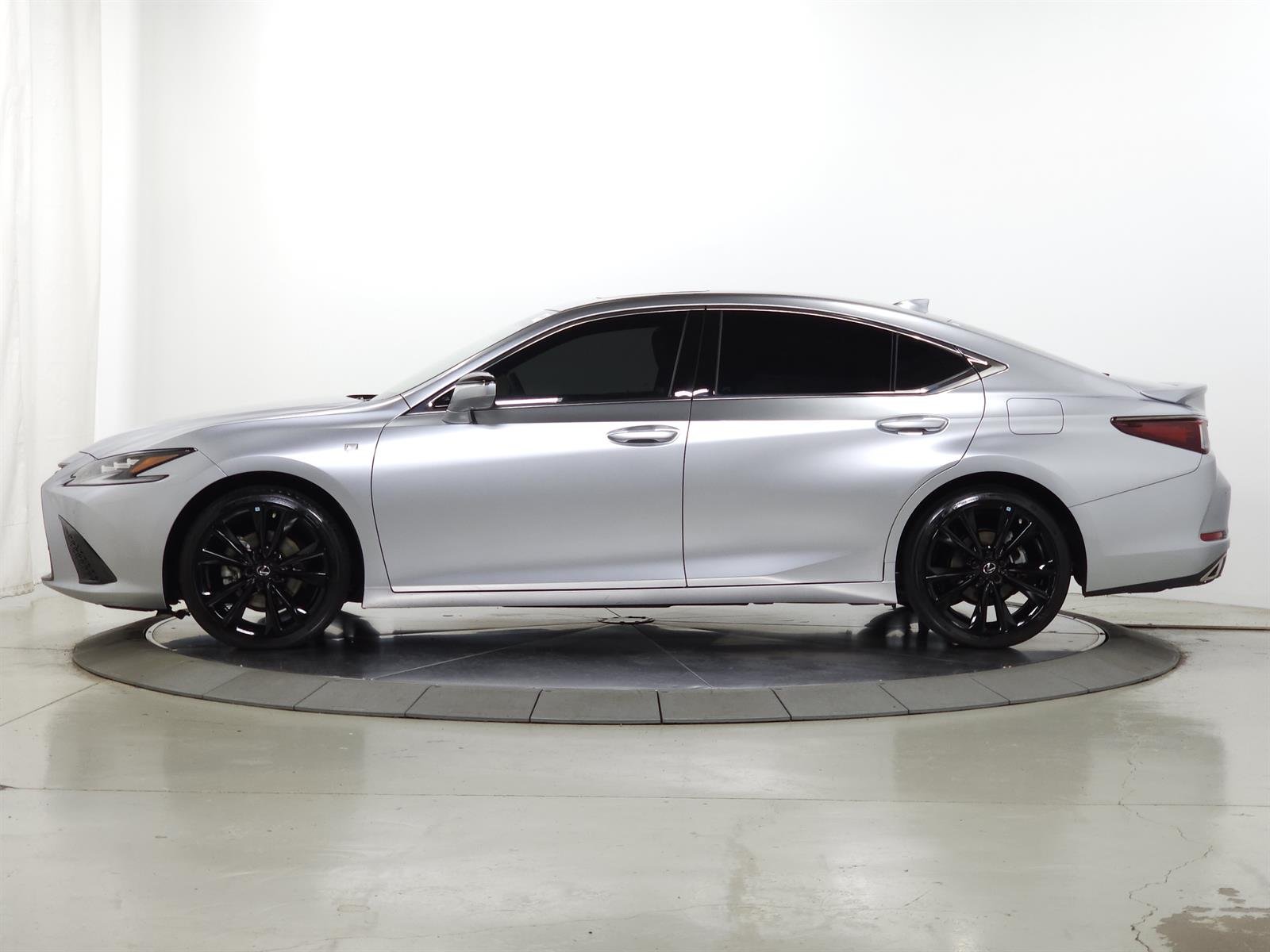 Certified Used 2023 Iridium 1l2 Lexus F SPORT Handling image 4