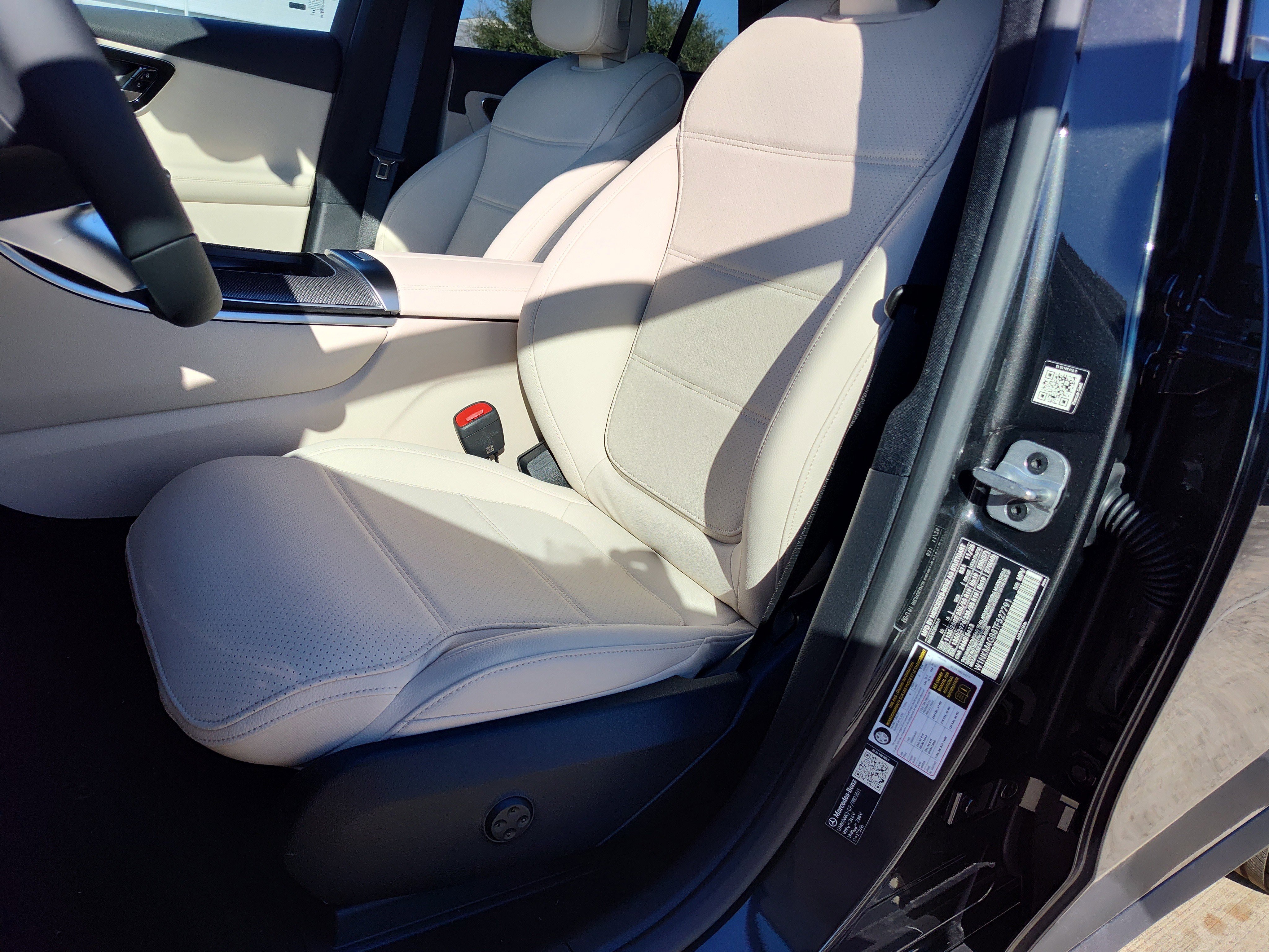New 2026 Graphite Grey Metallic Mercedes-Benz GLC 300 image 20