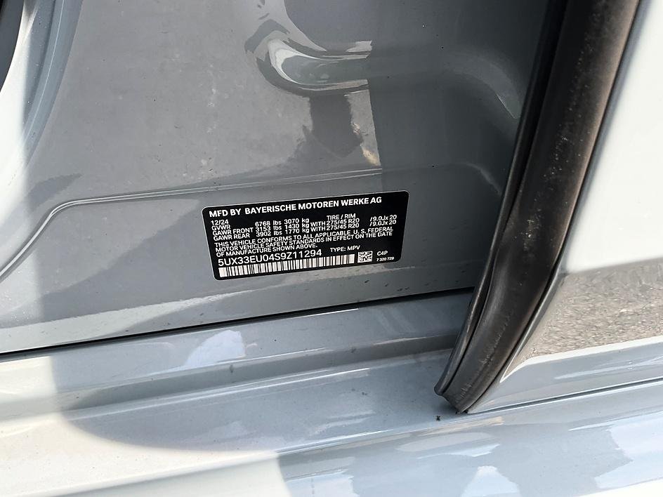 Used 2025 Gray BMW M60i image 37