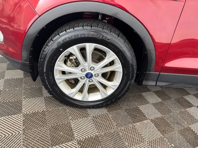 Used 2017 Red Ford SE image 31