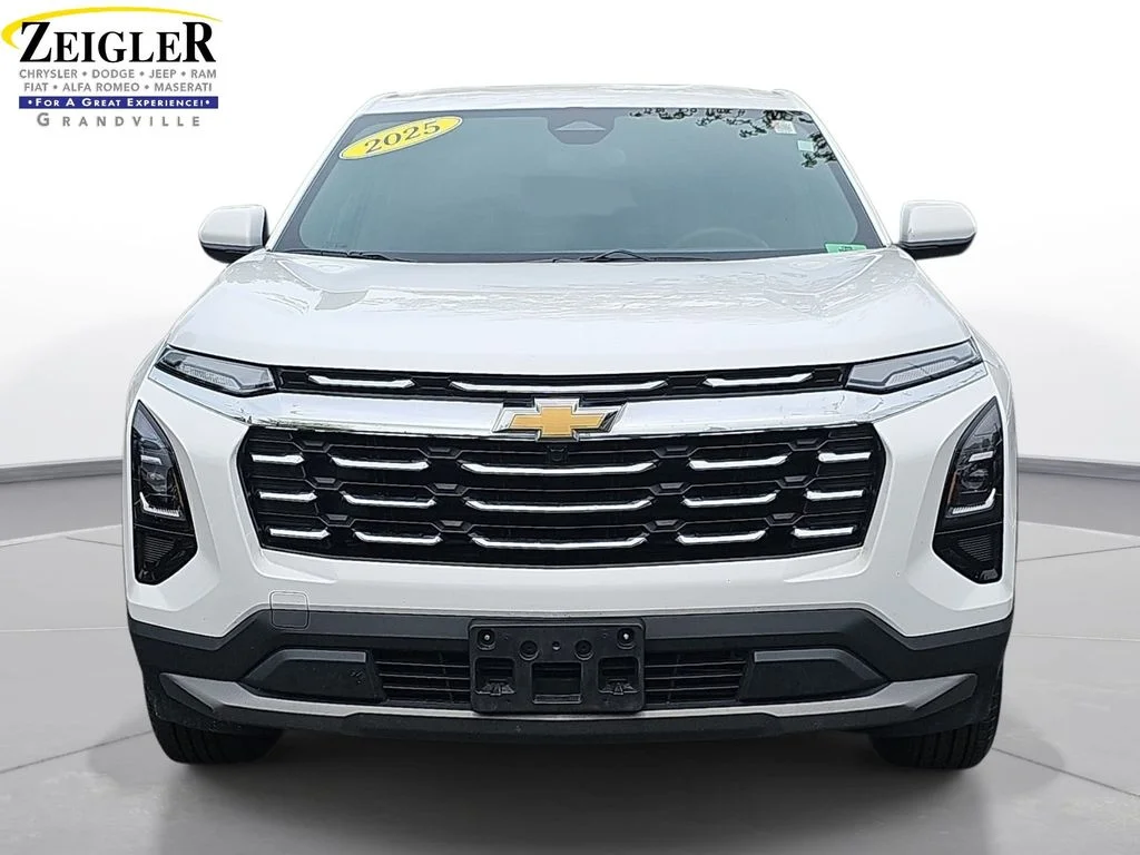 Used 2025 White Chevrolet LT image 2