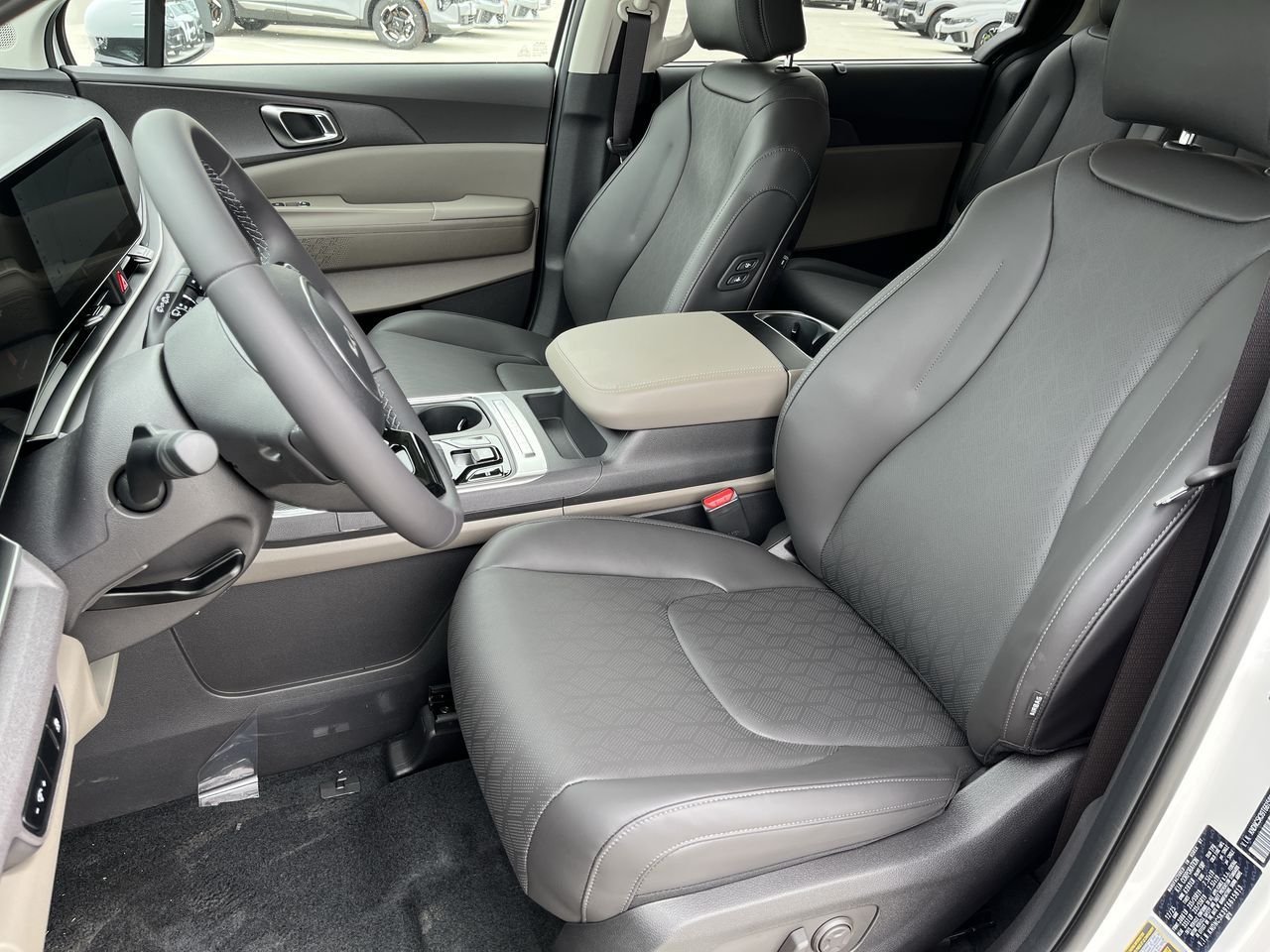 New 2026 Snow White Pearl Kia EX image 19