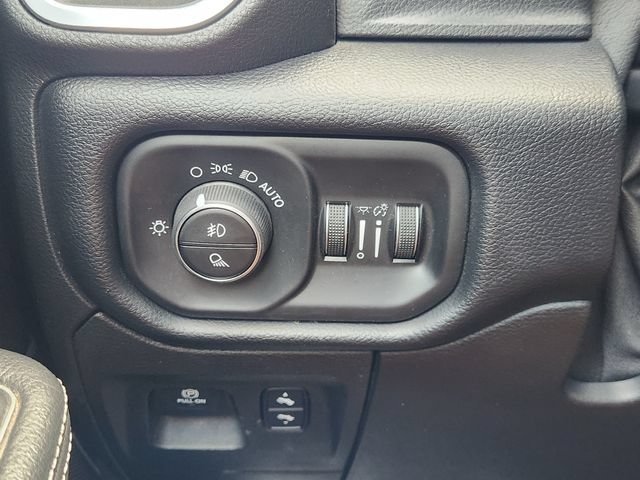 Used 2019 Black Ram Laramie image 24
