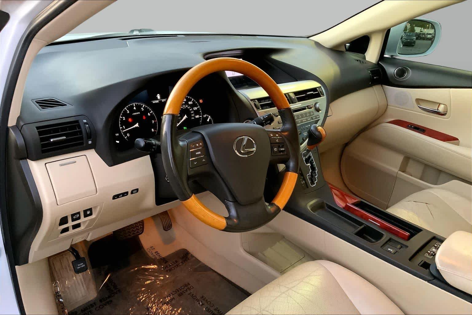 Used 2010 Starfire Pearl Lexus  image 15