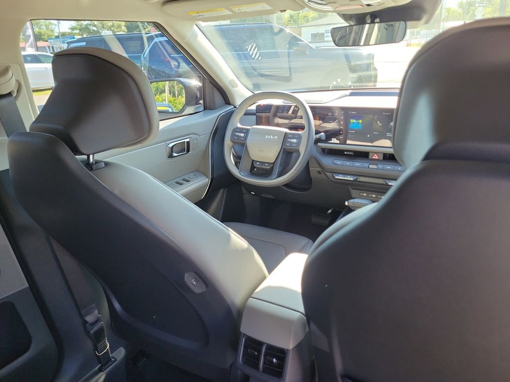 New 2027 Silver Kia EX image 13
