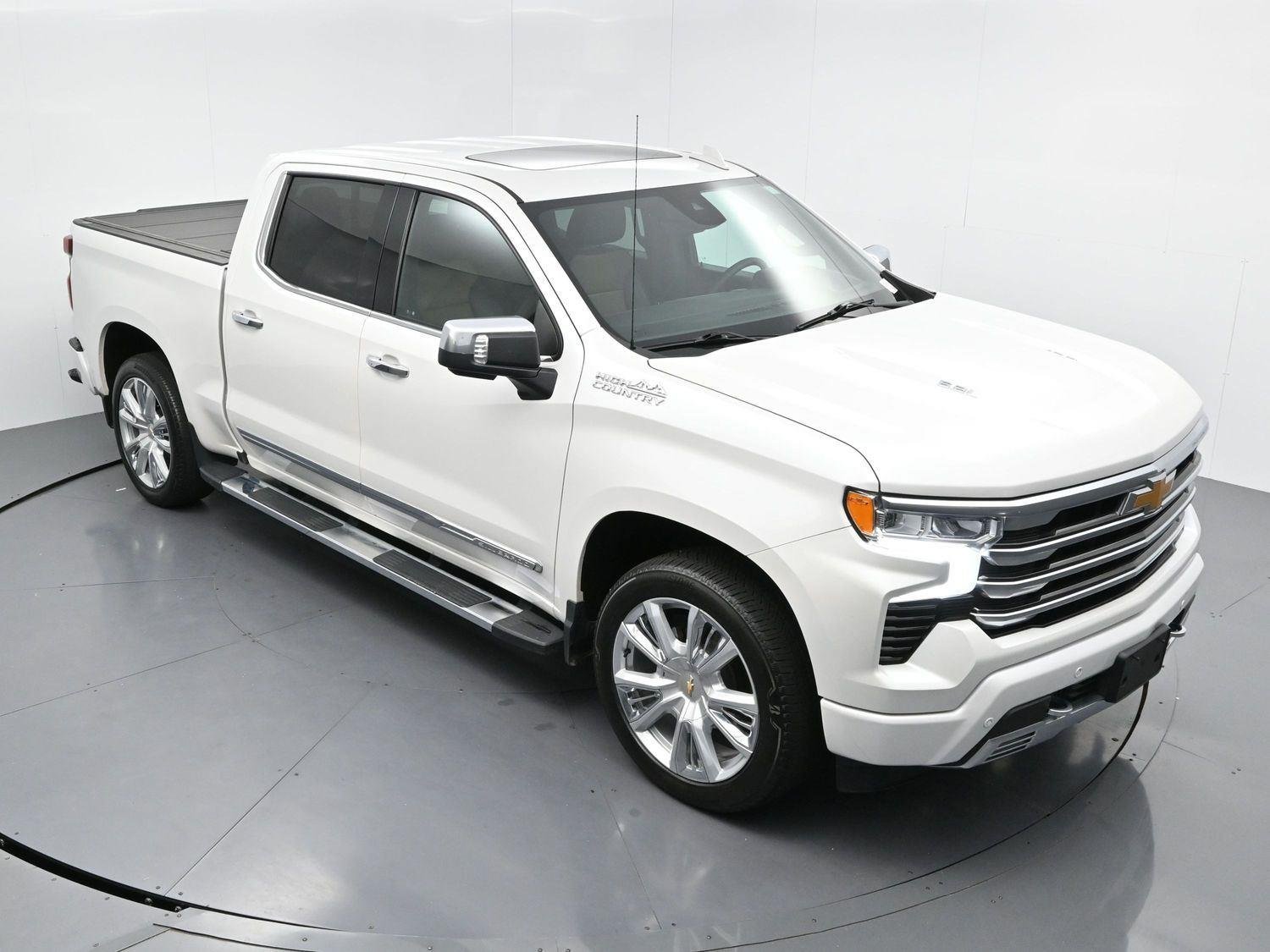 Used 2024 Iridescent Pearl Tricoat Chevrolet High Country image 40
