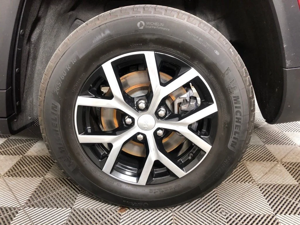 Used 2023 Red Jeep Limited image 21