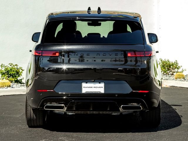 Used 2025 Santorini Black Metallic Land Rover Dynamic SE image 8