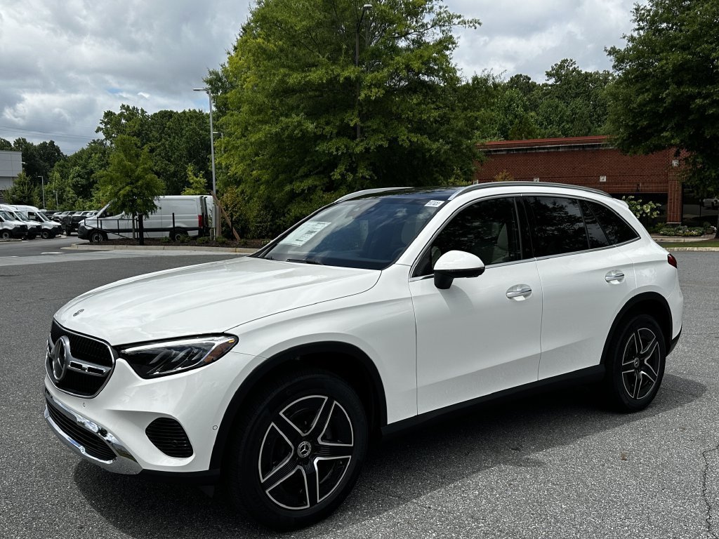 New 2026 Polar White Mercedes-Benz GLC 300 image 41