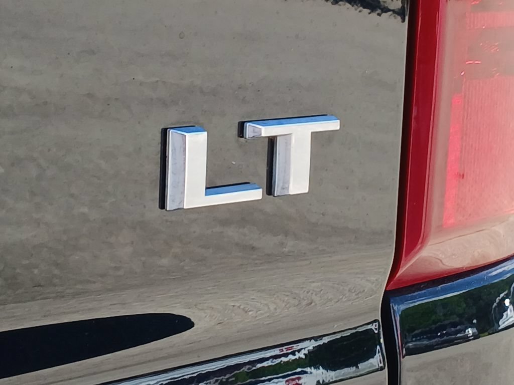 Used 2022 Black Chevrolet LT image 21