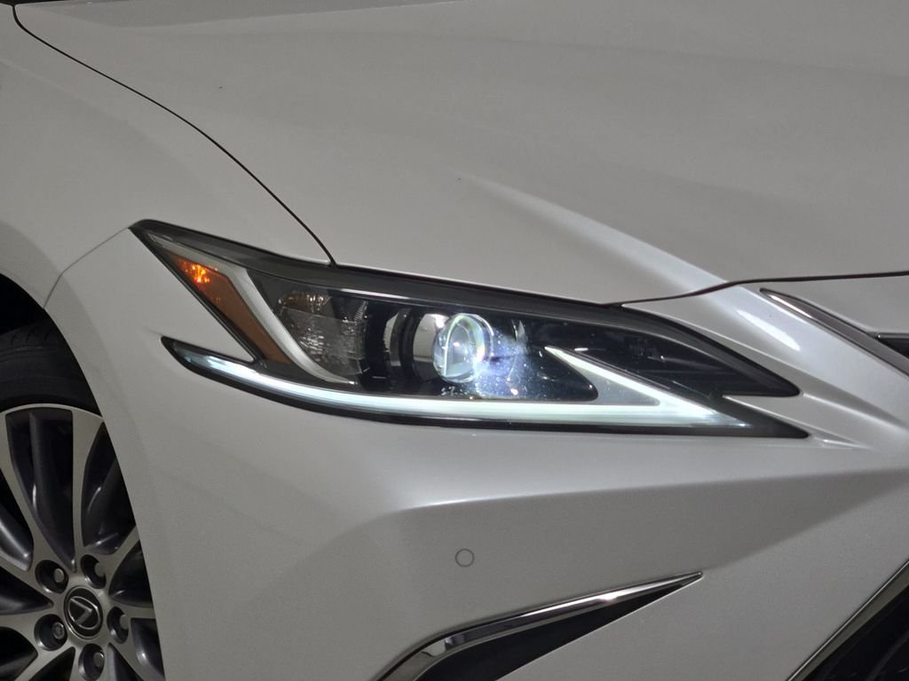 Used 2020 White Pearl Lexus 350 image 35