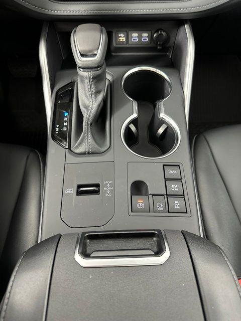 Certified Used 2026 WIND CHILL PEARL Toyota  image 22