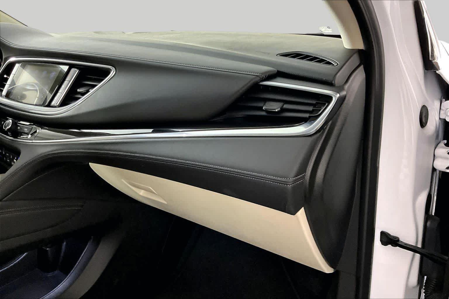 2023 Buick Enclave Essence - Photo 17