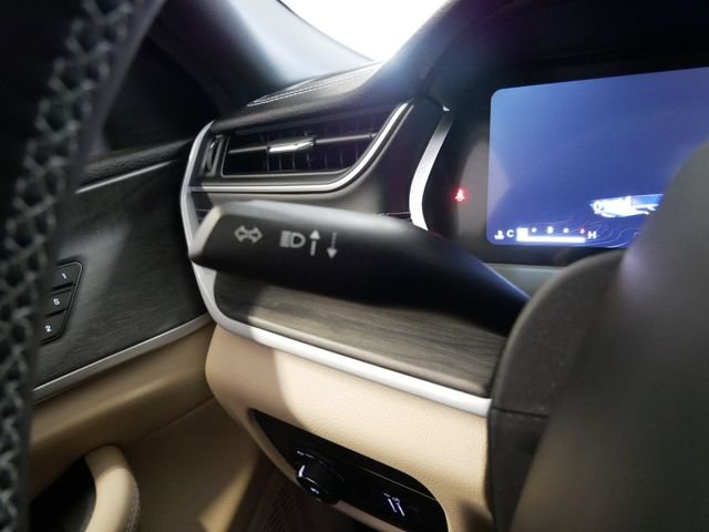 Certified Used 2025 Metallic Jeep Limited image 25