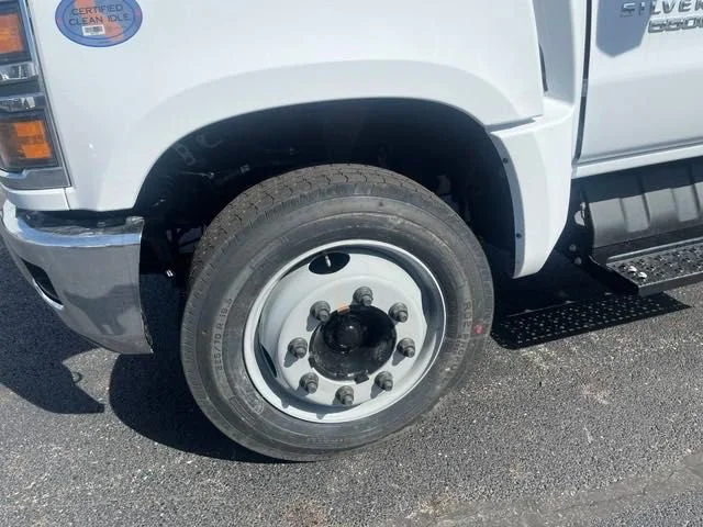 New 2024 Summit White Chevrolet Work Truck image 13
