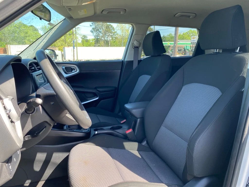 2021 Kia Soul LX - Photo 11