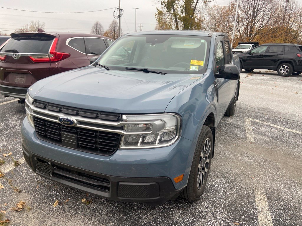 New 2024 Azure Gray Metallic Ford Lariat image 3