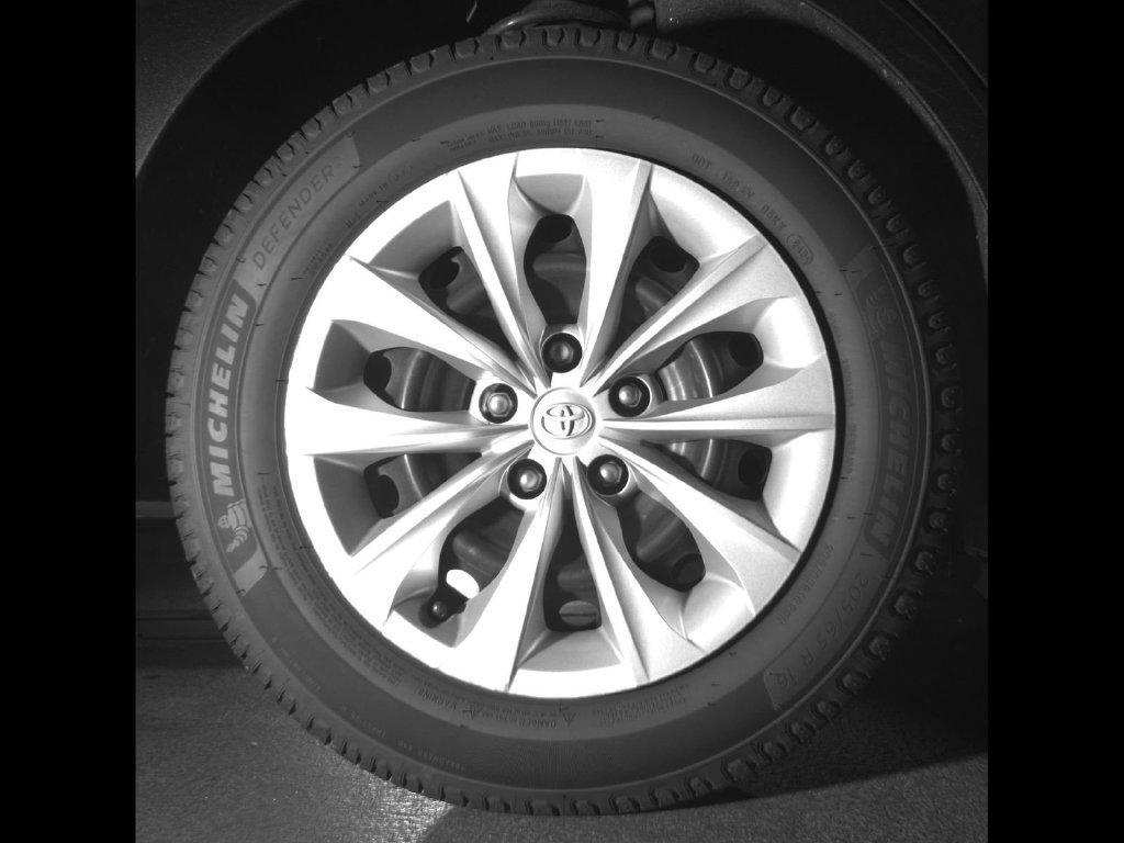 Used 2015 Gray Toyota LE image 24