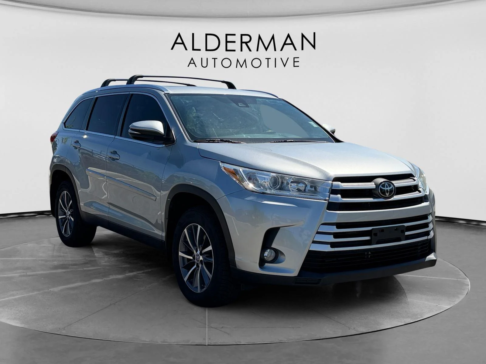 Used 2019 Celestial Silver Metallic Toyota XLE image 8