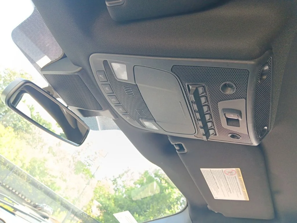 Used 2022 Star White Metallic Tri-Coat Ford Lariat image 26