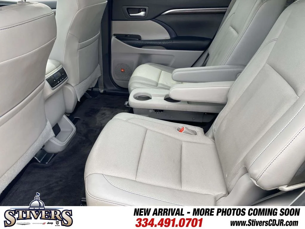 Used 2014 Gray Toyota Limited image 14