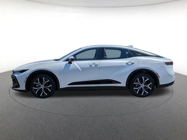 Used 2023 White Toyota XLE image 7
