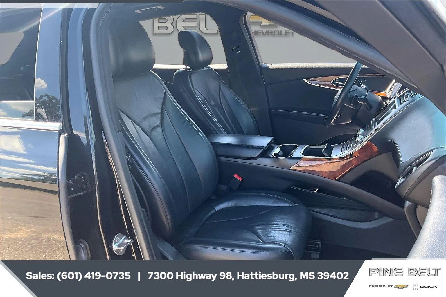 Used 2018 Black Velvet Lincoln Reserve image 6
