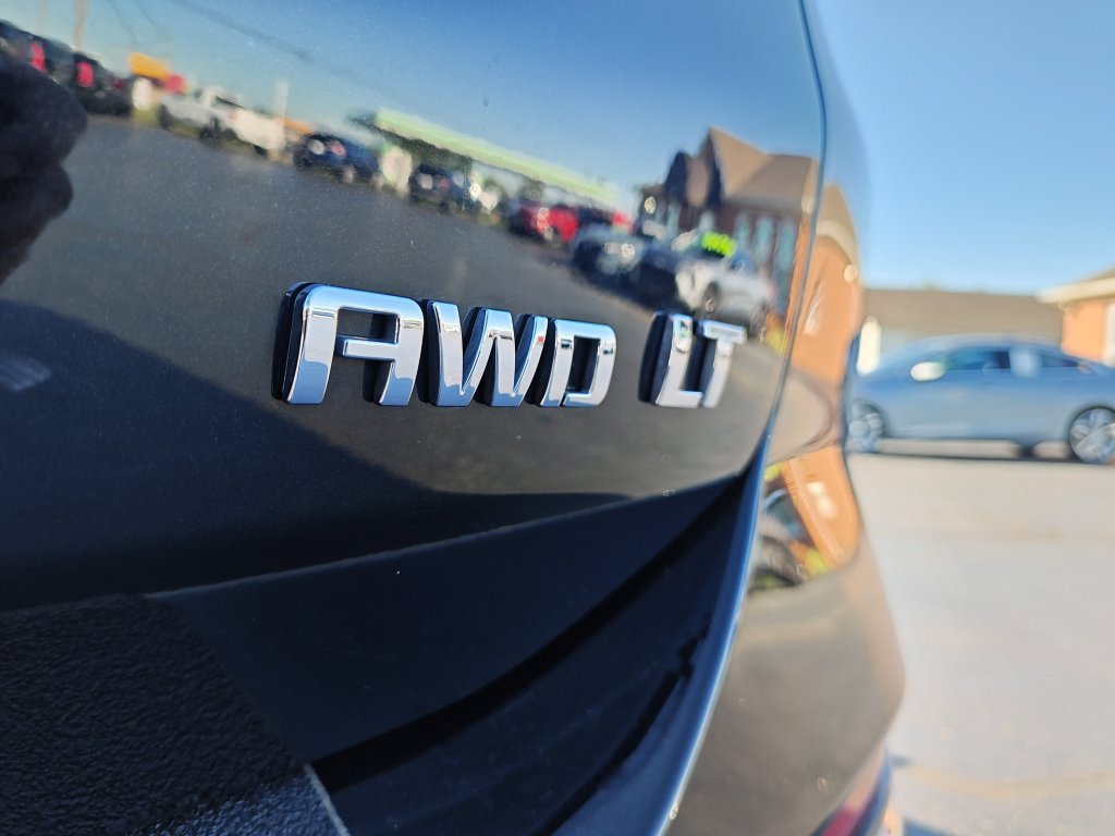 Used 2019 MOSAIC BLACK METALLIC Chevrolet LT image 26