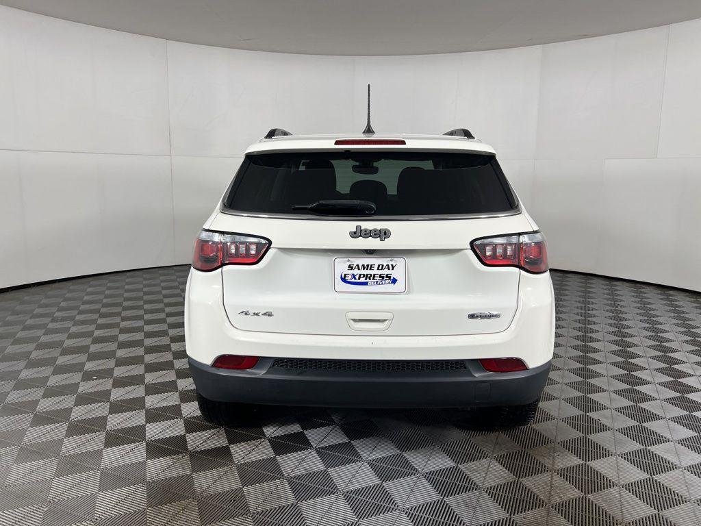 Used 2019 White Clearcoat Jeep Latitude image 8