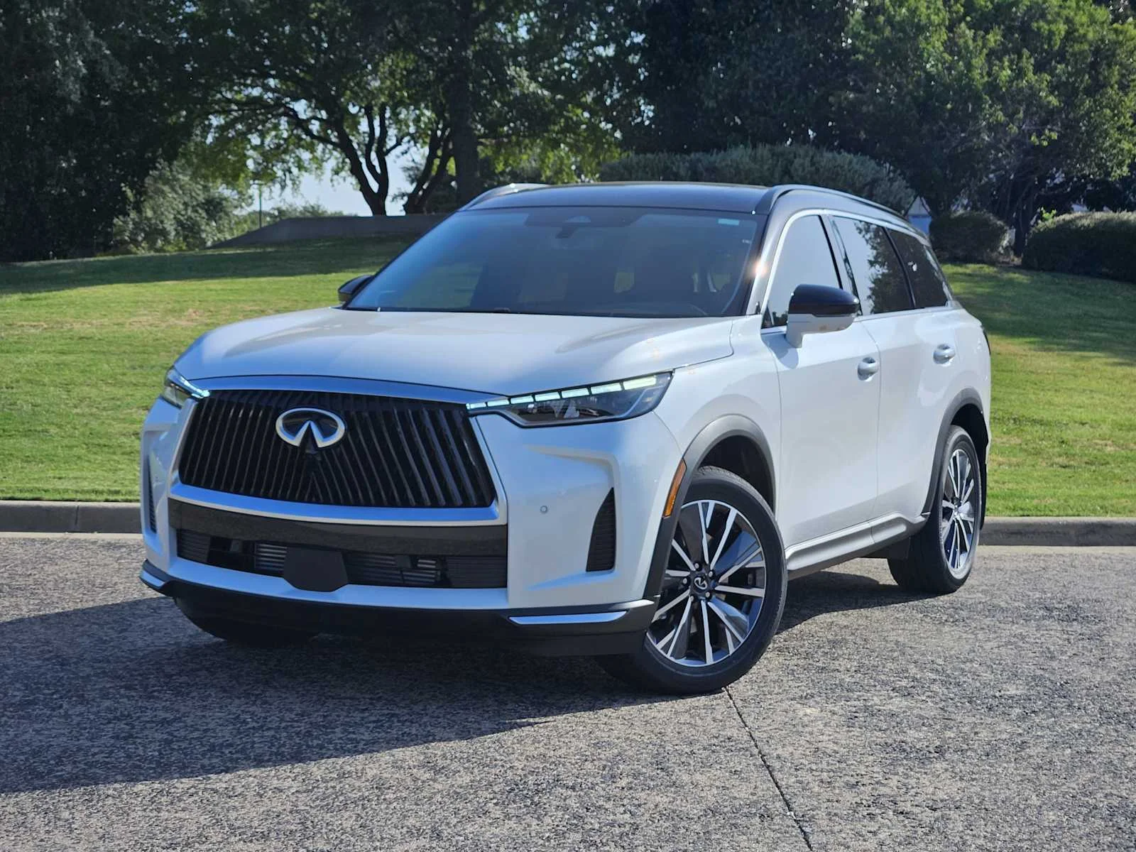 New 2027 INFINITI QX60 Luxe FWD