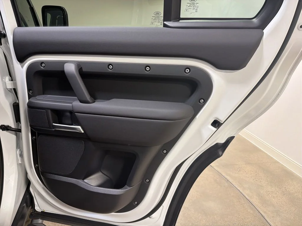 New 2026 Fuji White Land Rover S image 26