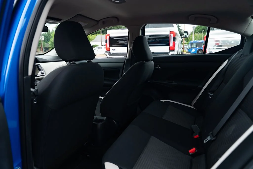 Used 2021 Blue Nissan 1.6 SV image 19