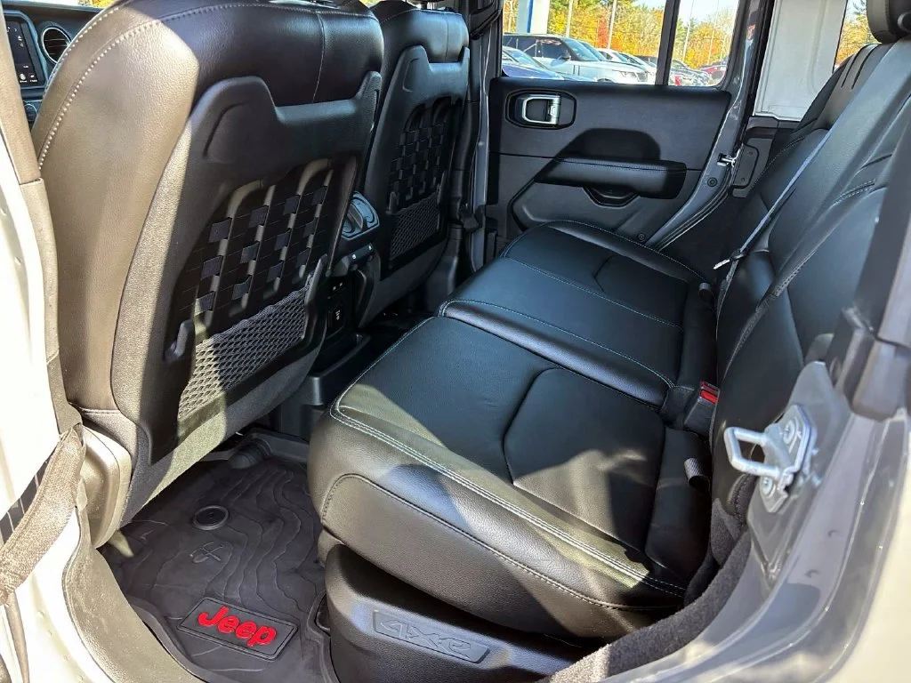 Used 2021 Gray Clearcoat Jeep Unlimited Rubicon 4xe image 10