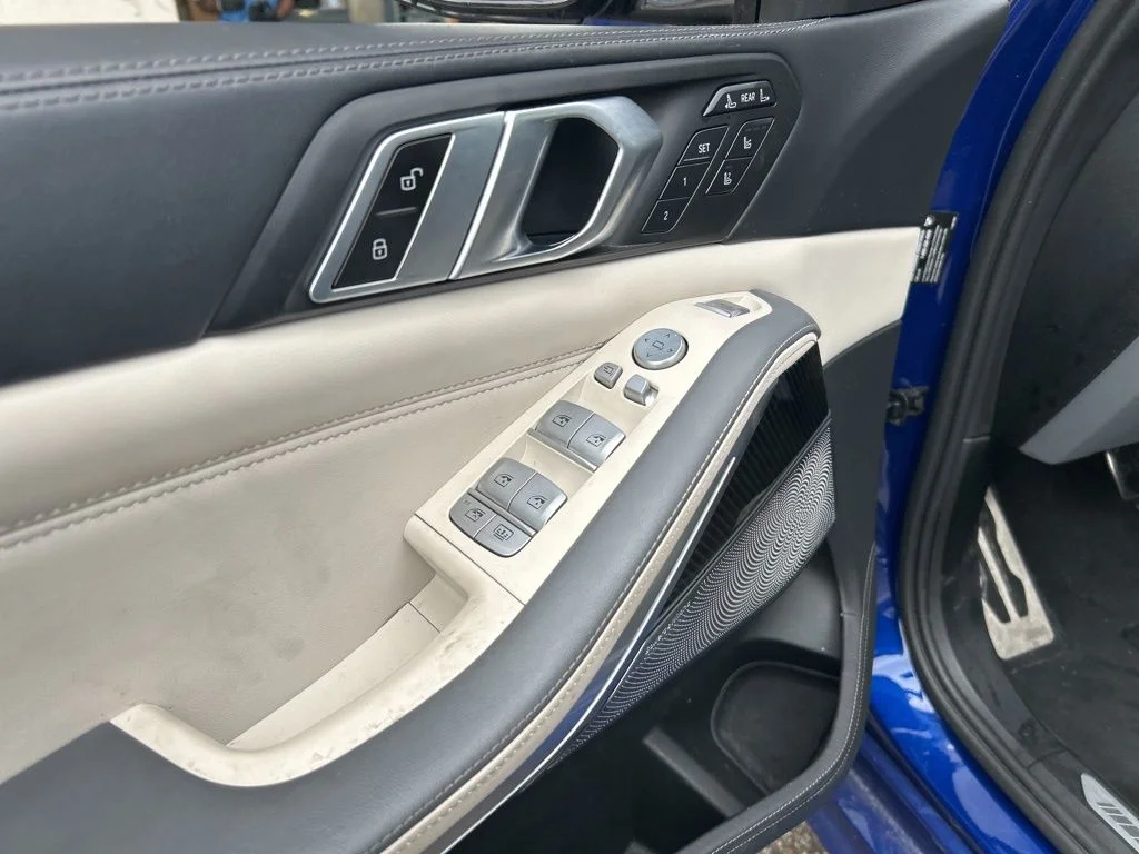 Used 2023 Blue BMW M60i image 9