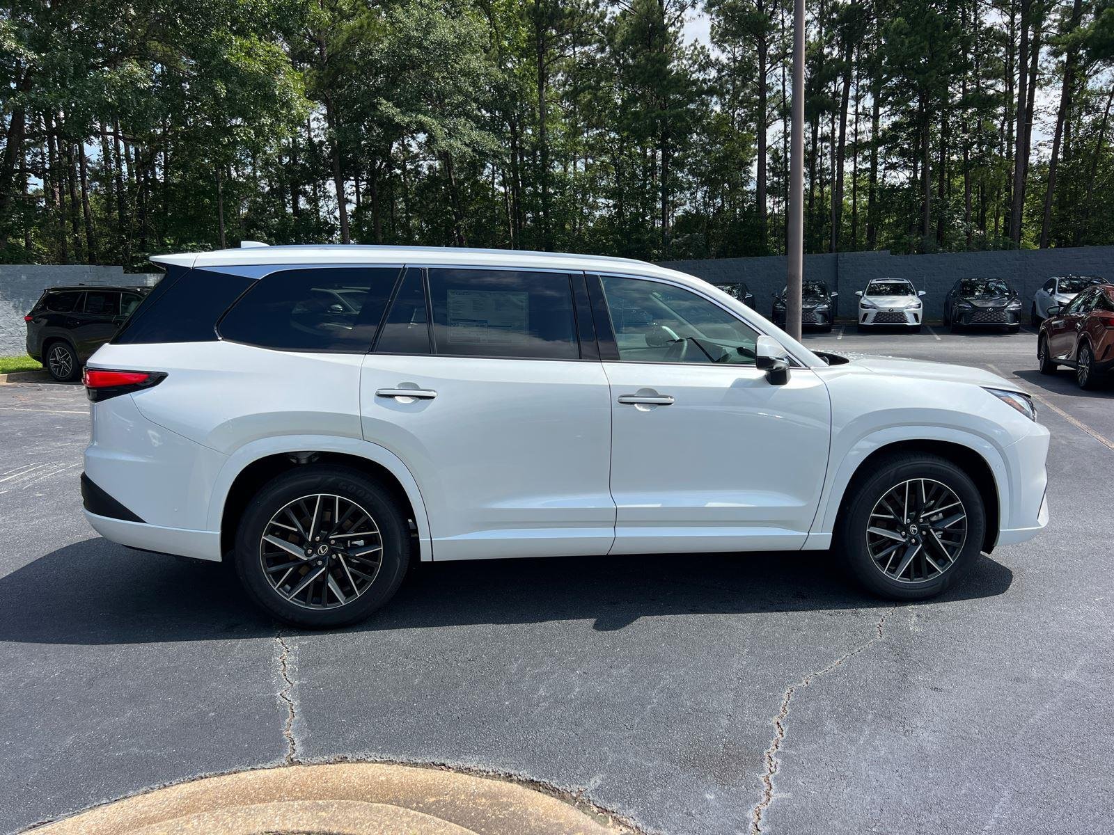 New 2026 Wind Chill Pearl Lexus PREMIUM AWD image 4