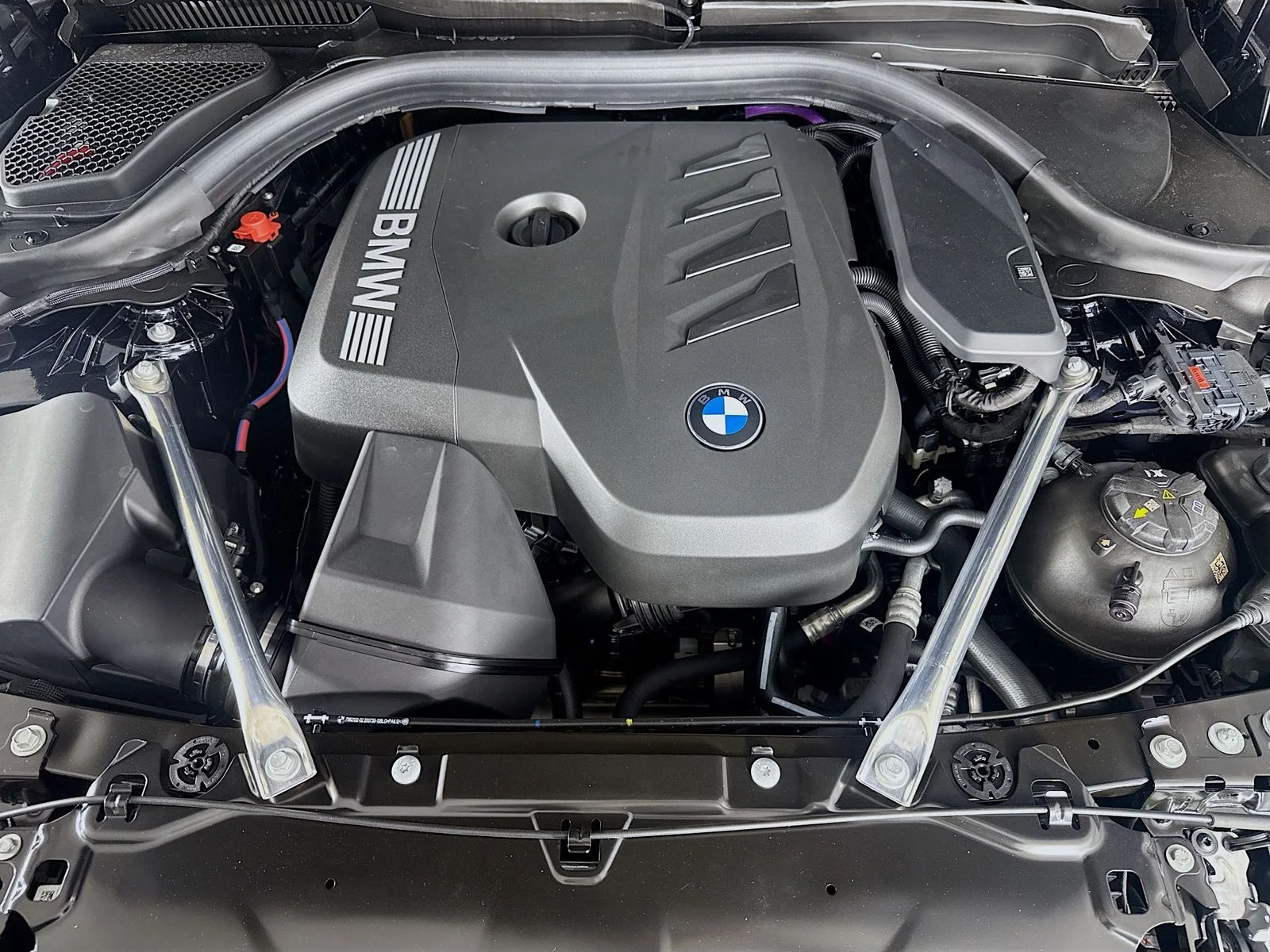 New 2026 Carbon Black Metallic BMW 530i image 32