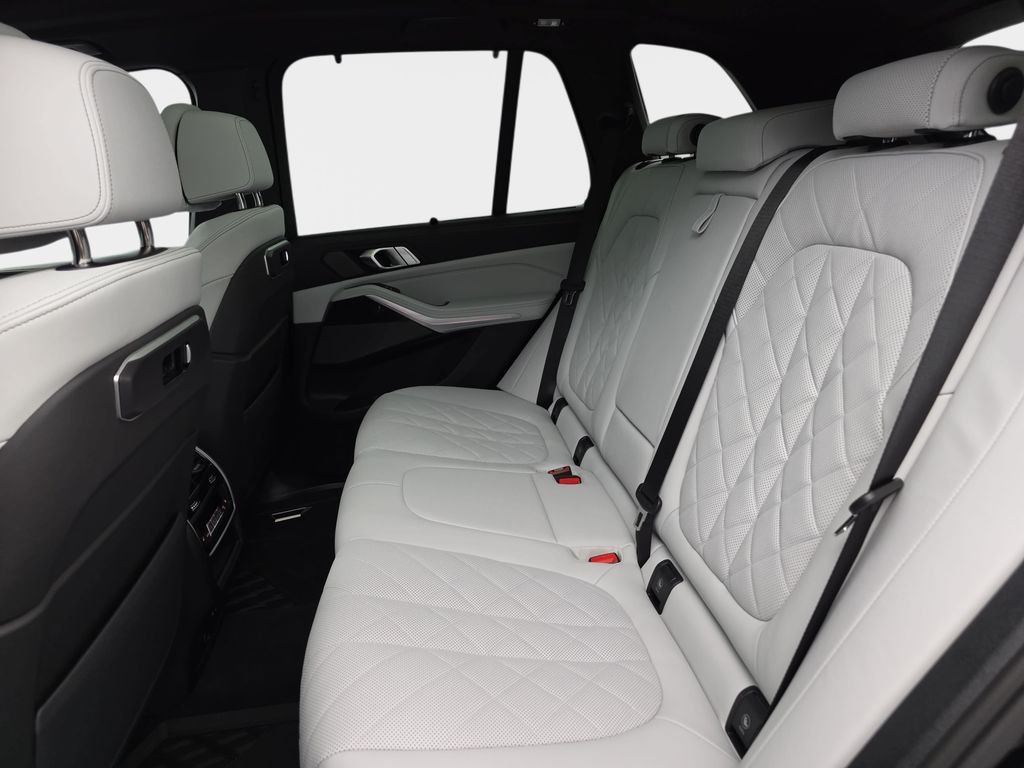 New 2026 Black Sapphire Metallic BMW xDrive40i image 14