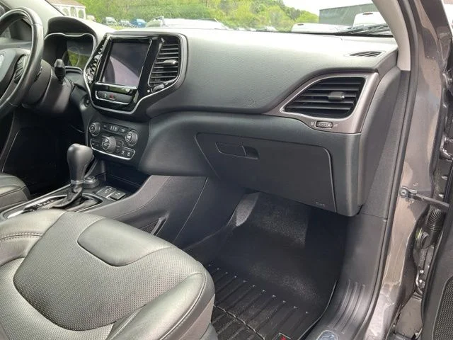 Used 2020 Gray Jeep Limited image 41
