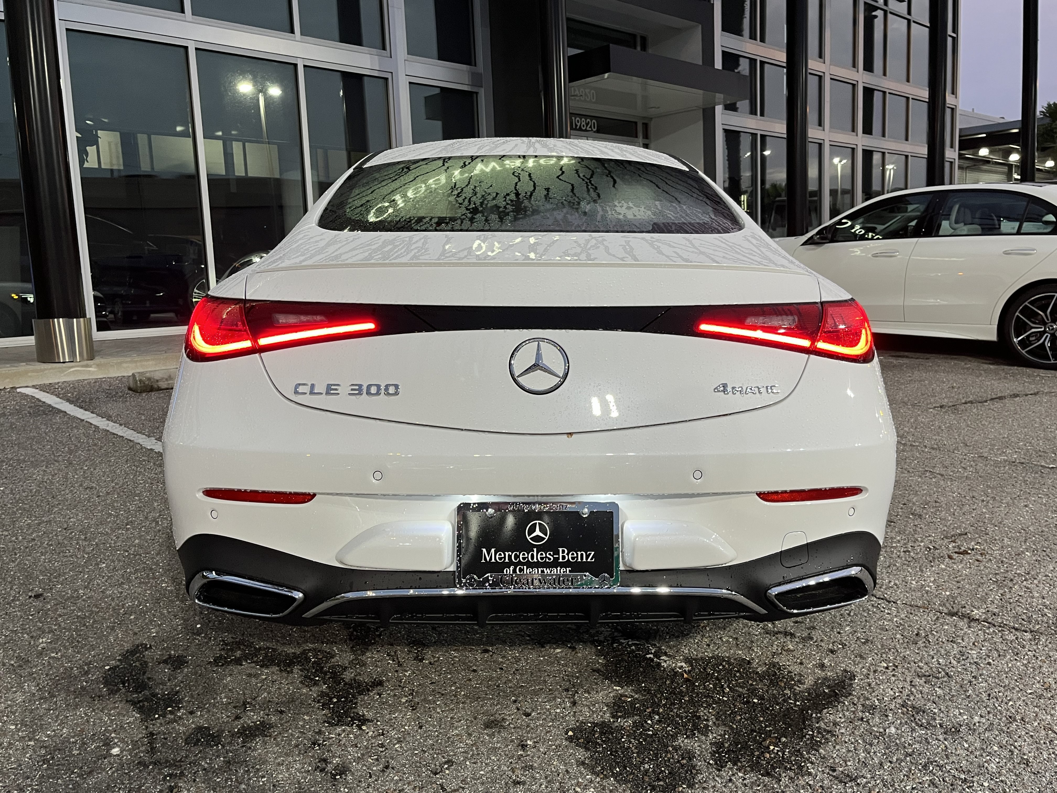 New 2026 MANUFAKTUR Moonlight White Metallic Mercedes-Benz CLE 300 image 5