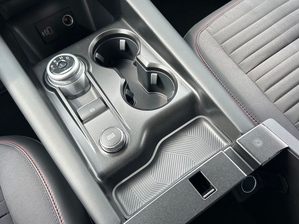 New 2027 Agate Black Metallic Ford ST-Line image 21